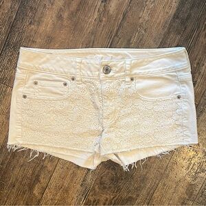 American Eagle Stretch Ivory Denim Shorts Lace Cut Off Frayed Size 6